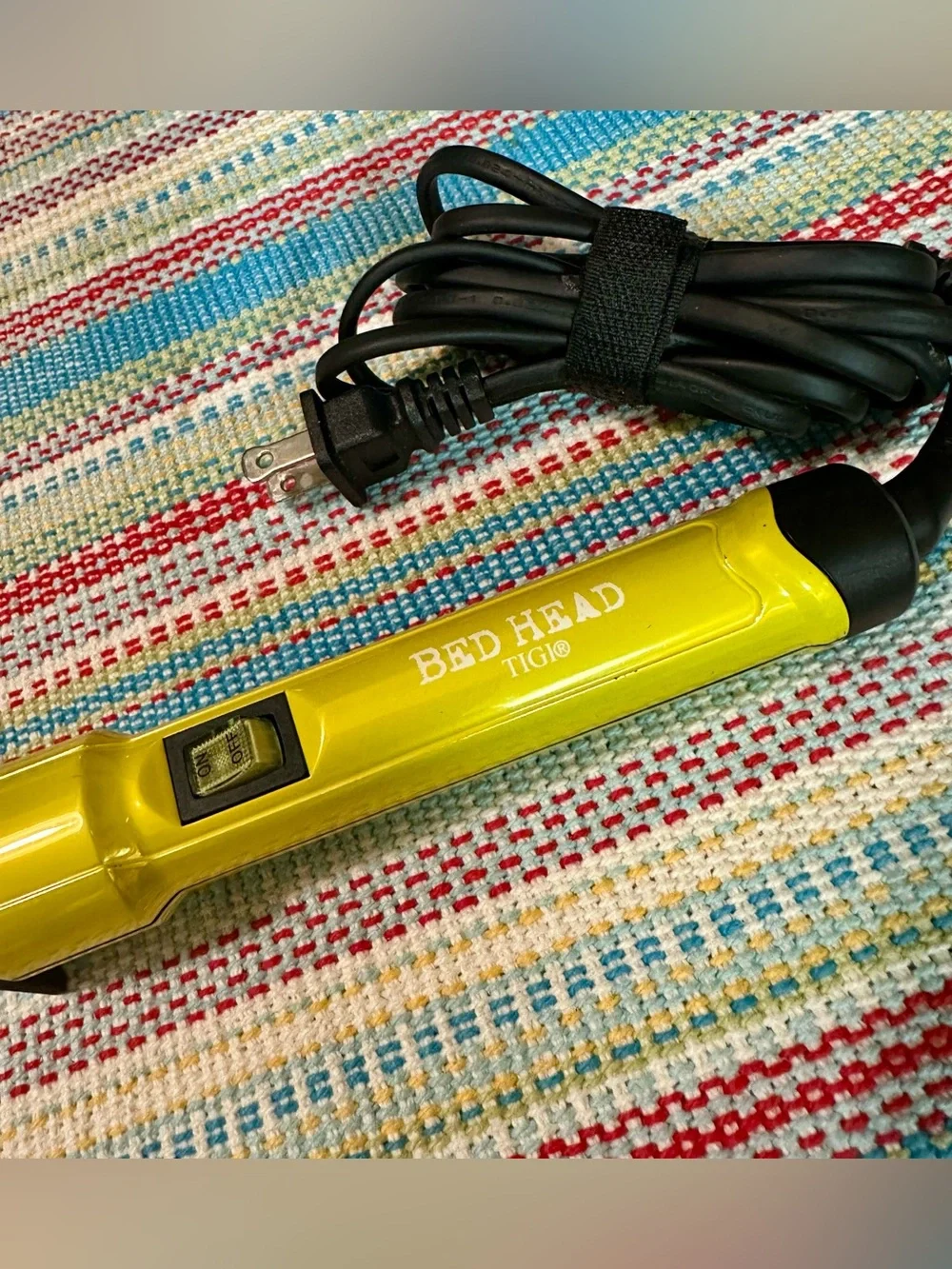 Bed Head TIGI Yellow Styling Wand - Picture 5 of 6